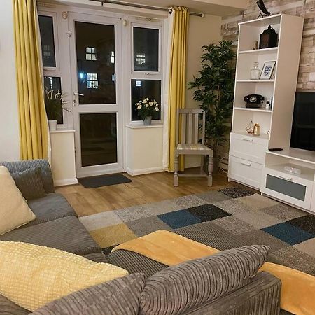 Silver Stag Properties, Cozy 2 Bedroom Home W Parking Loughborough Exterior foto